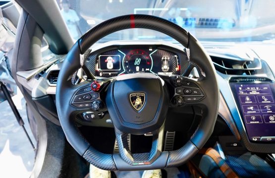 Lamborghini_Revuelto_Viet_Nam