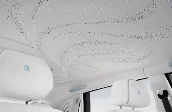 rollroiyce Roll-royce cận thịnh vượng 2025