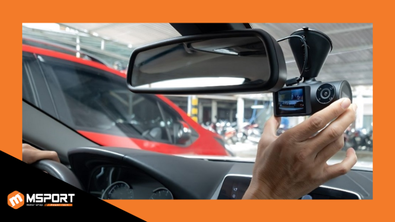 Camera hành trình 2 mắt trước và trong xe