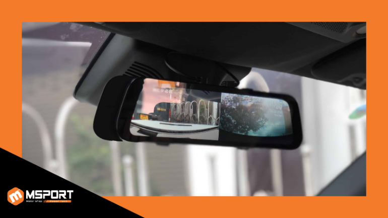 Cách nhận biết camera hành trình có hỗ trợ cam lùi